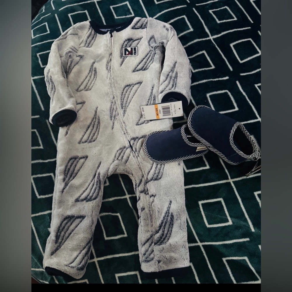 Nautica White and Navy Kids Footie